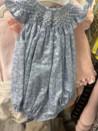 Traje Tiguaneles gris y beige