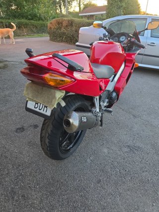 Honda VFR800FI 2001 Roja