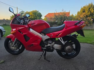 Honda VFR800FI 2001 Roja