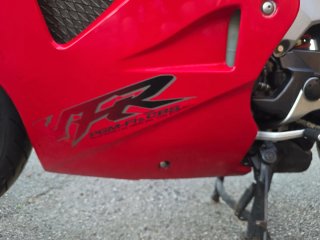 Honda VFR800FI 2001 Roja