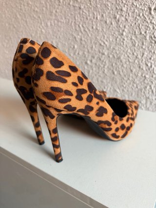 Zapatos tacón estampado leopardo talla 36