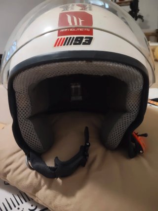 Casco de moto blanco mt helmets