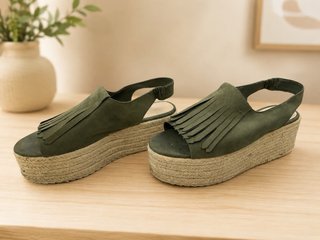Sandalias de cuña Pull&Bear verde kaki talla 39
