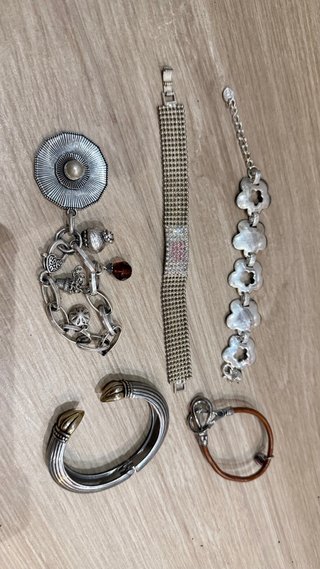 Lote 5 pulseras bisutería plata y marrón