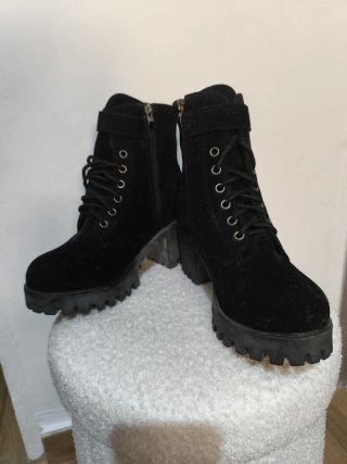 Botines negros con plataforma