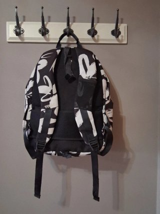 Mochila TOTTO floral negra y blanca