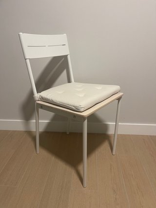 Mesa de comedor redonda blanca y 4 sillas