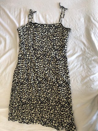 Vestido floral midi Zara