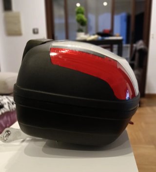 Baúl Moto Rojo y Blanco