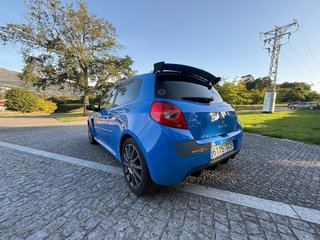 Renault Clio sport F1 team