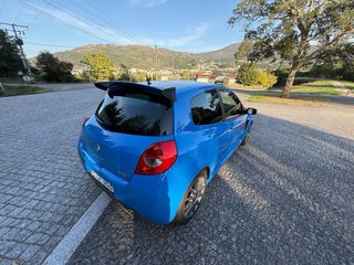 Renault Clio sport F1 team