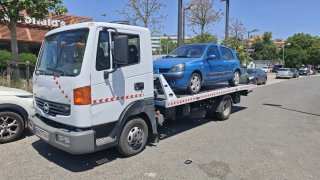 Nissan Atleon 2006