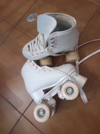 Patines de 4 ruedas blancos