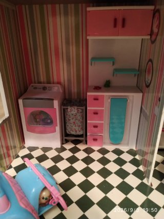Casa de muñecas grande con muebles