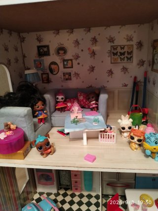 Casa de muñecas grande con muebles