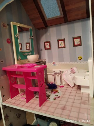 Casa de muñecas grande con muebles