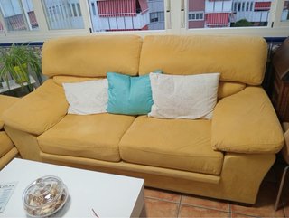 Sofá 2 y 3 plazas tela antimanchas mostaza