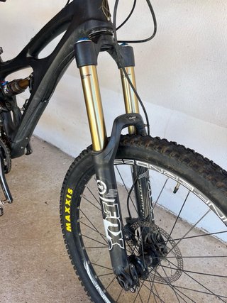 Bicis Enduro Ibis Mojo y Specialized FSR XC Expert
