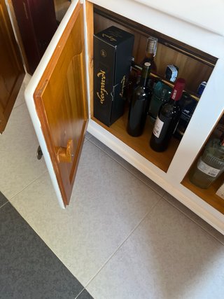 Alacena de madera de pino