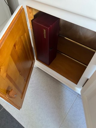 Alacena de madera de pino