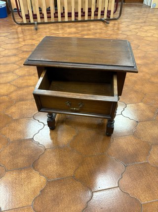Mesita auxiliar vintage madera con cajón