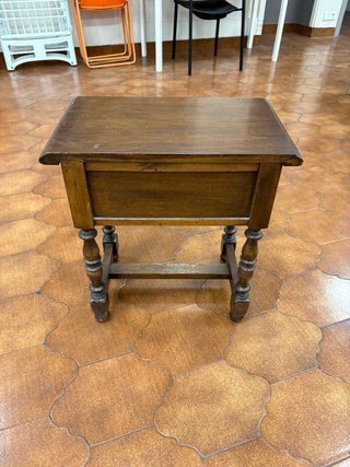 Mesita auxiliar vintage madera con cajón