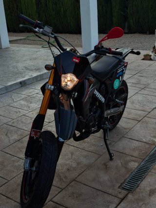 Moto Supermotard DOCA Negra