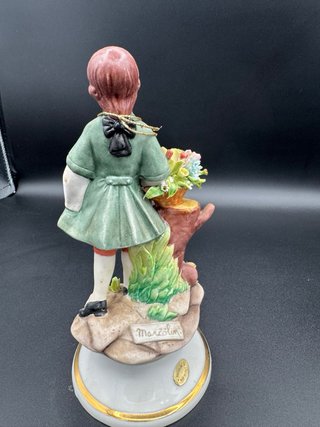 Statuina vintage in porcellana italiana firmata Ma
