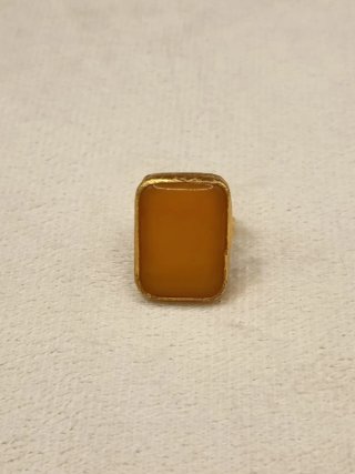 Anillo dorado piedra amarilla rectangular