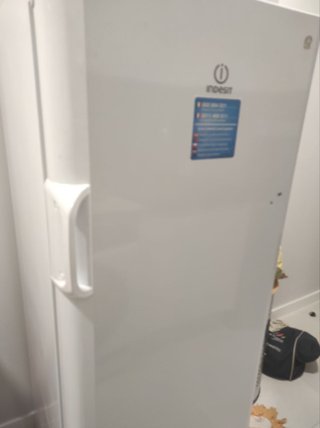 Congelador vertical blanco