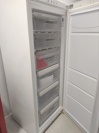 Congelador vertical blanco