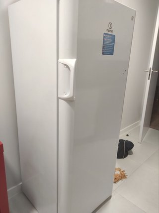 Congelador vertical blanco