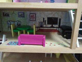Casa de muñecas de madera