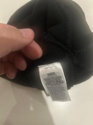 Gorro Vans Negro y Blanco con Pompón