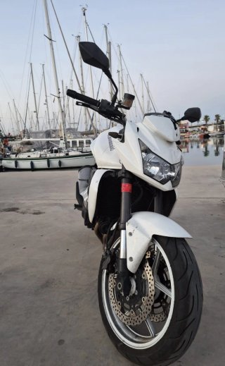 Kawasaki Z750 Blanca 2009