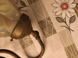 Lampada da tavolo antica in ottone