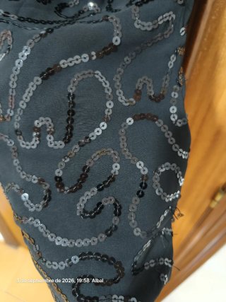 Top negro lentejuelas