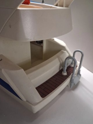 Barco Playmobil con figuras