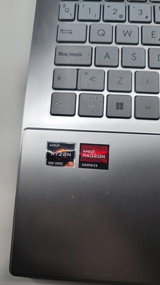 Portátil Asus Vivobook Go 15 Ryzen 5 16gb ram ddr5