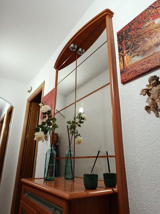 Mueble de entrada con espejo