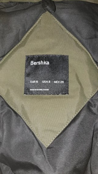 Abrigo invierno Bershka verde talla S