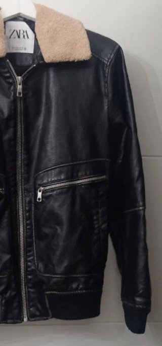 Cazadora Zara efecto piel con cuello