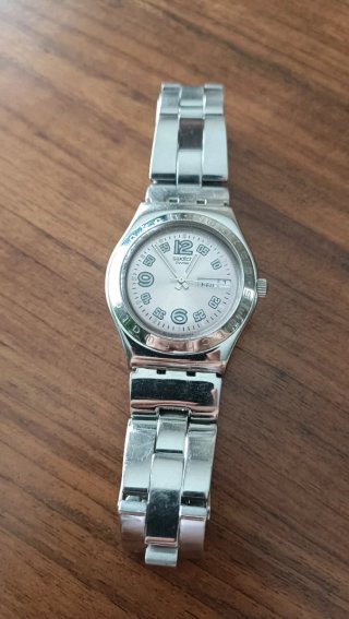 Reloj Swatch Irony Plata y esfera rosa