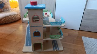 Parking madera, ascensor, rampas y accesorios