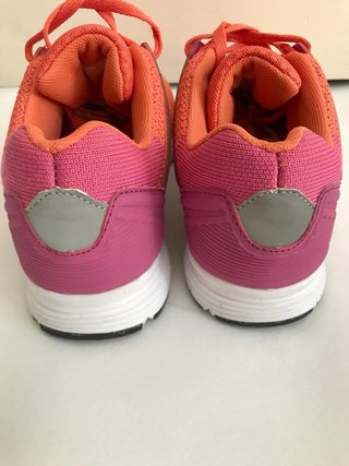Scarpe da ginnastica arancioni e rosa