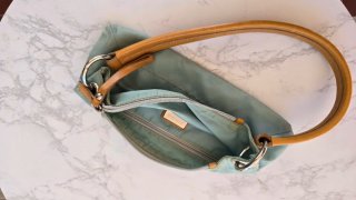 Pochette Coccinelle tessuto tecnico turchese