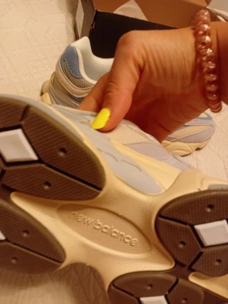 Zapatillas New Balance 9060 Talla 40