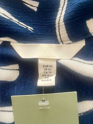 Camisa H&M viscosa Ecovero azul nueva XS
