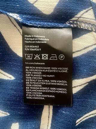 Camisa H&M viscosa Ecovero azul nueva XS
