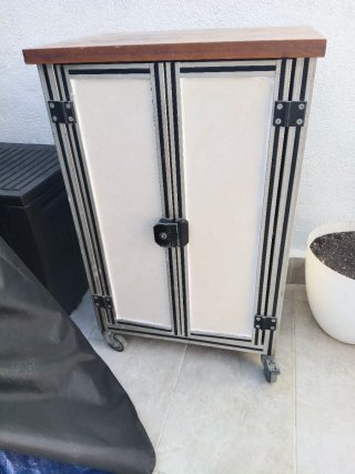 Banco de trabajo con ruedas